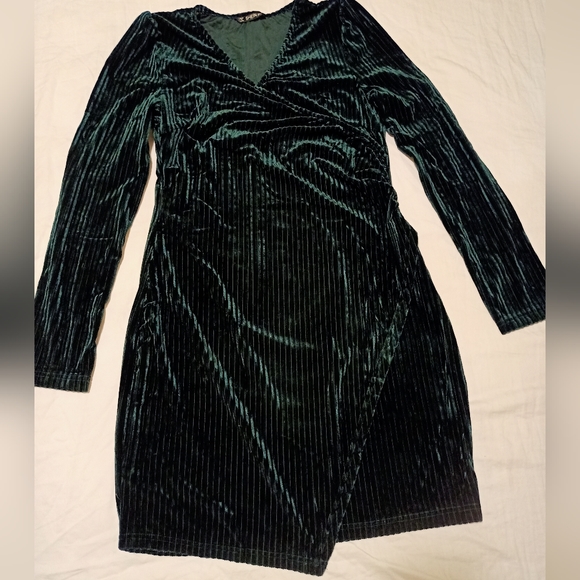 Shein Green Velvet Dress - Picture 1 of 5